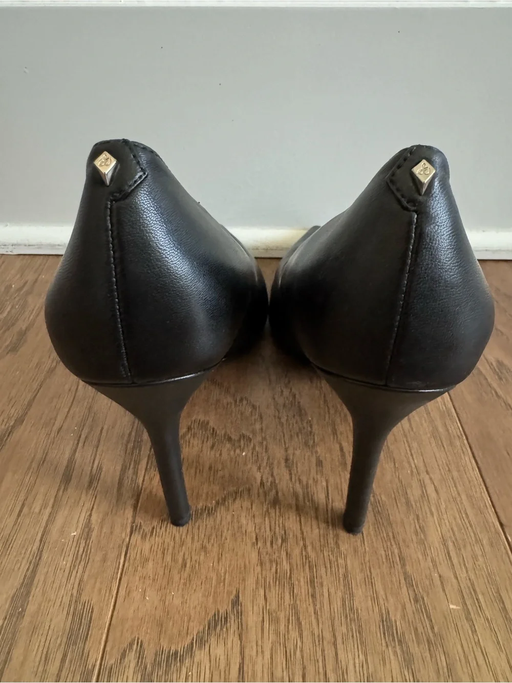 Sam Edelman Hazel Black Pointed-Toe Leather Pumps - Size 9